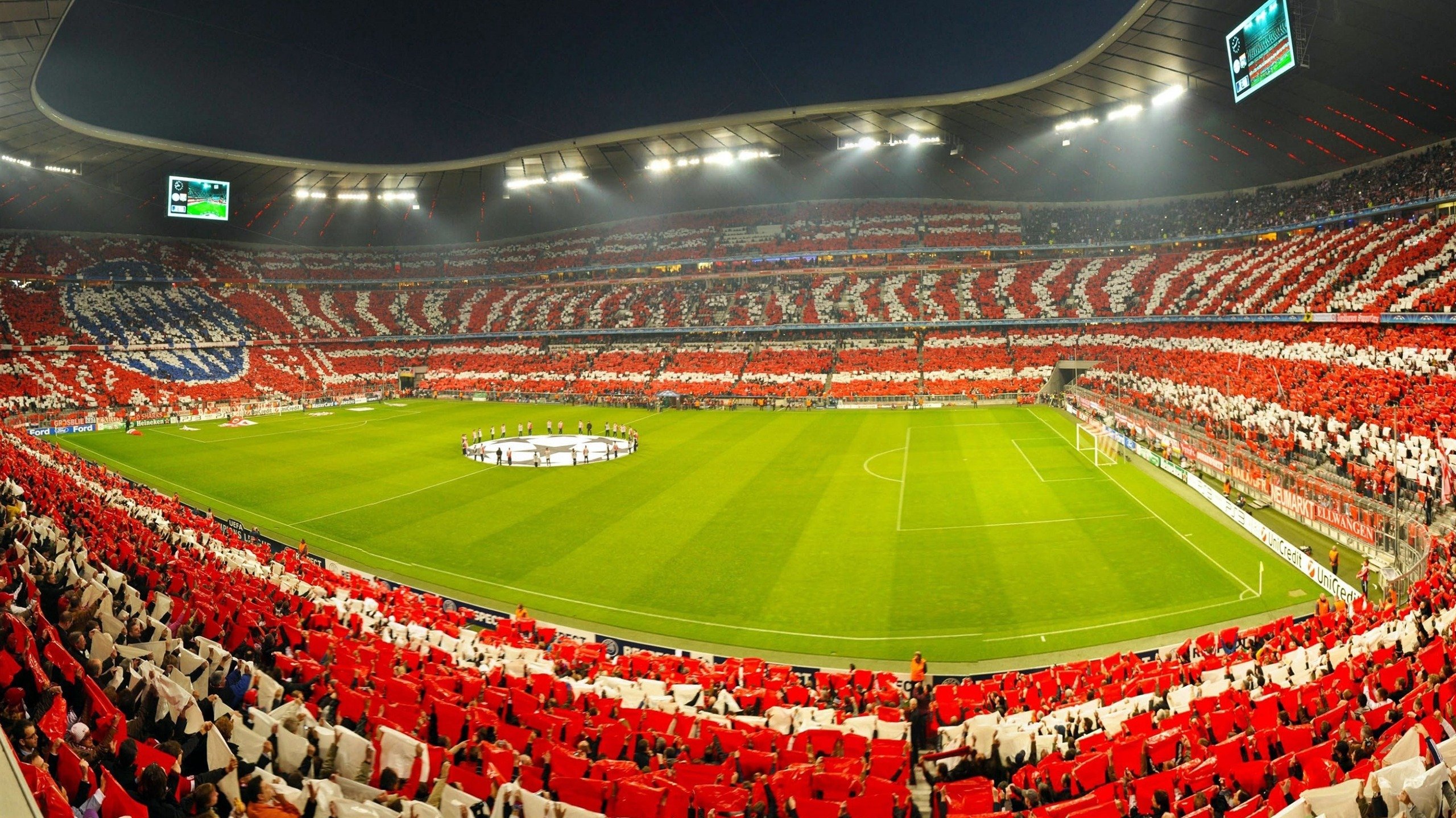 球员生活：场外的小故事和趣味瞬间，足球外场球员